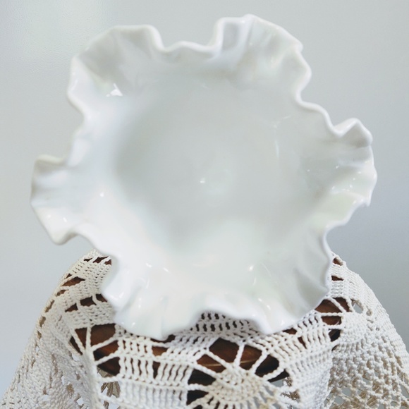 Vintage Hobnail Milk Glass Compote Candy Dish Scalloped Edge Unmarked Fenton - Picture 3 of 12